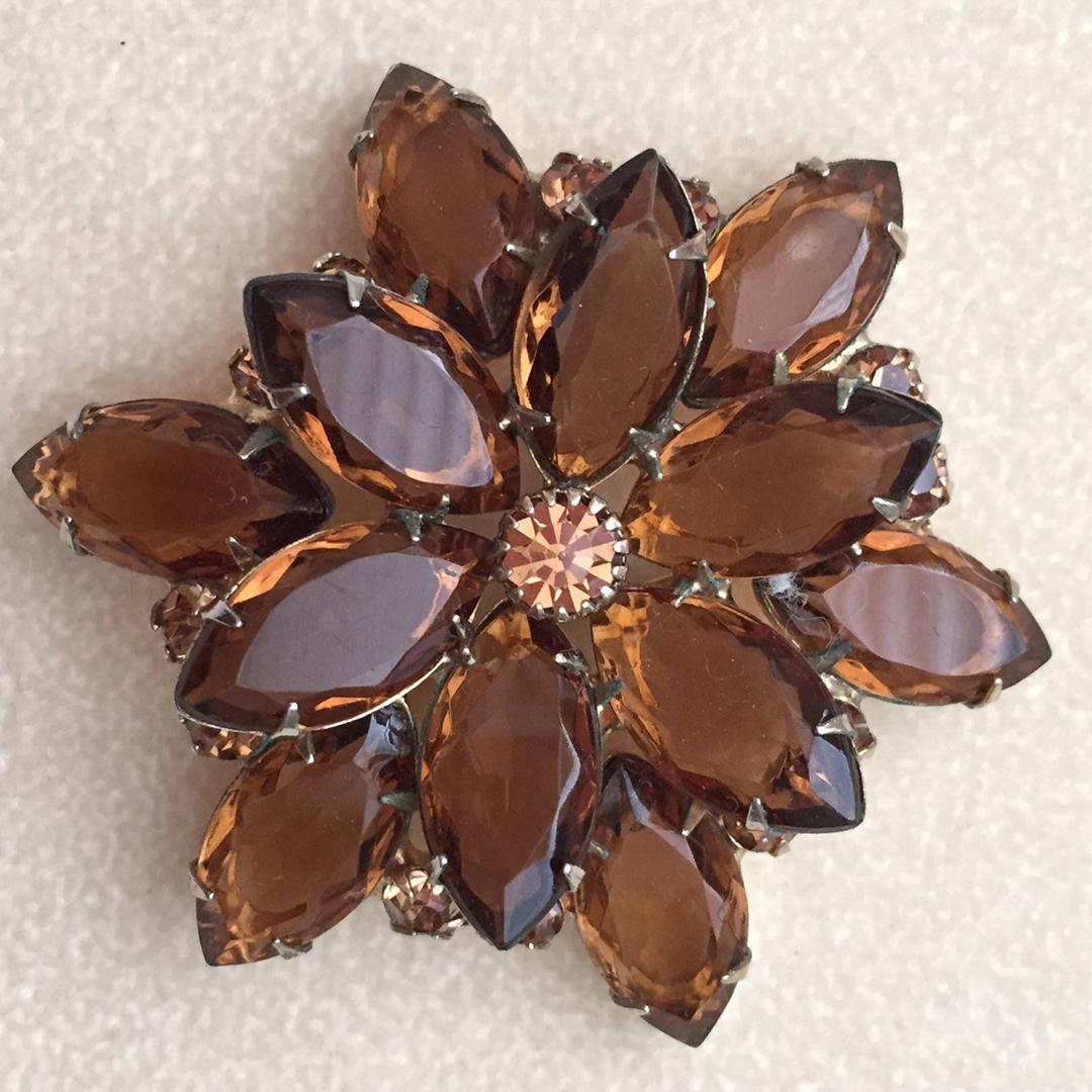 topaz-colored Brooch or Pin