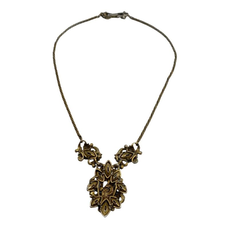 Beautiful Vintage Hollycraft Necklace