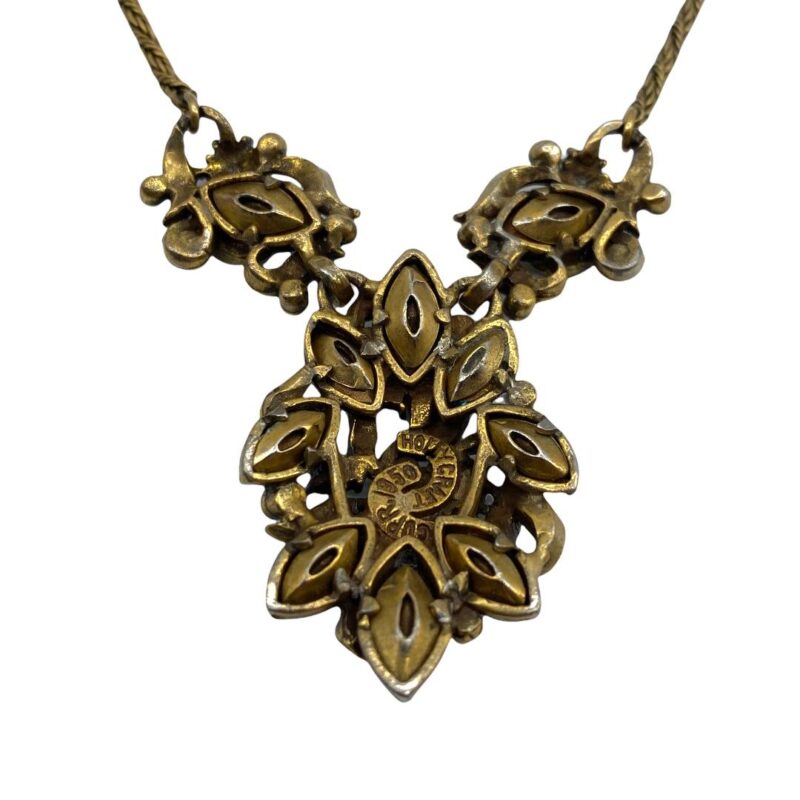 Beautiful Vintage Hollycraft Necklace