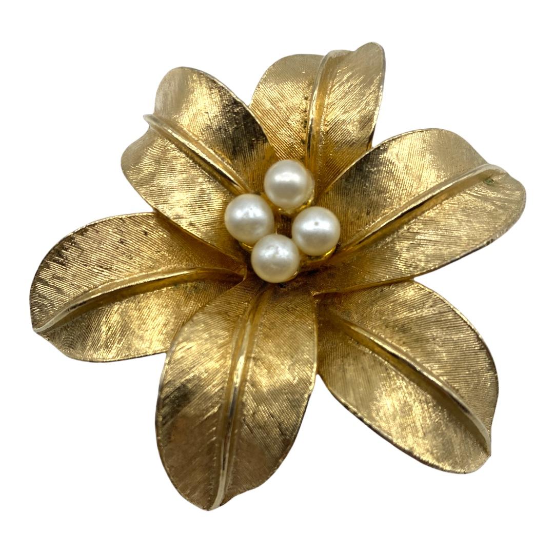 Floral Gold-tone Brooch by Art