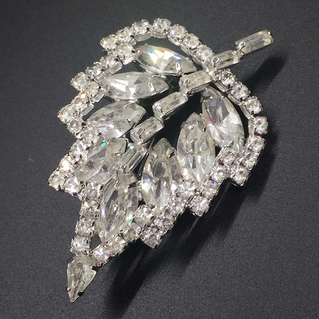 Kramer Rhinestone Centered Flower Brooch Pin – World of Eccentricity & Charm