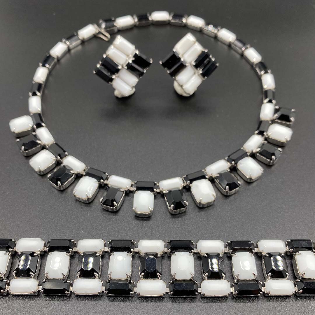 Weiss black white necklace set