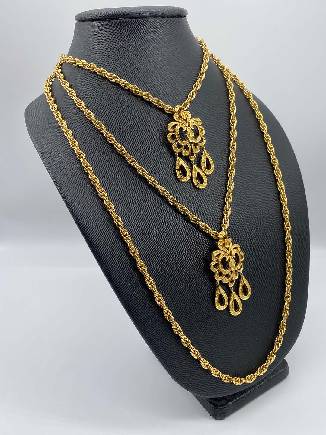 Trifari | Jewelry | Beautiful Vintage Trifari Statement Necklace | Poshmark