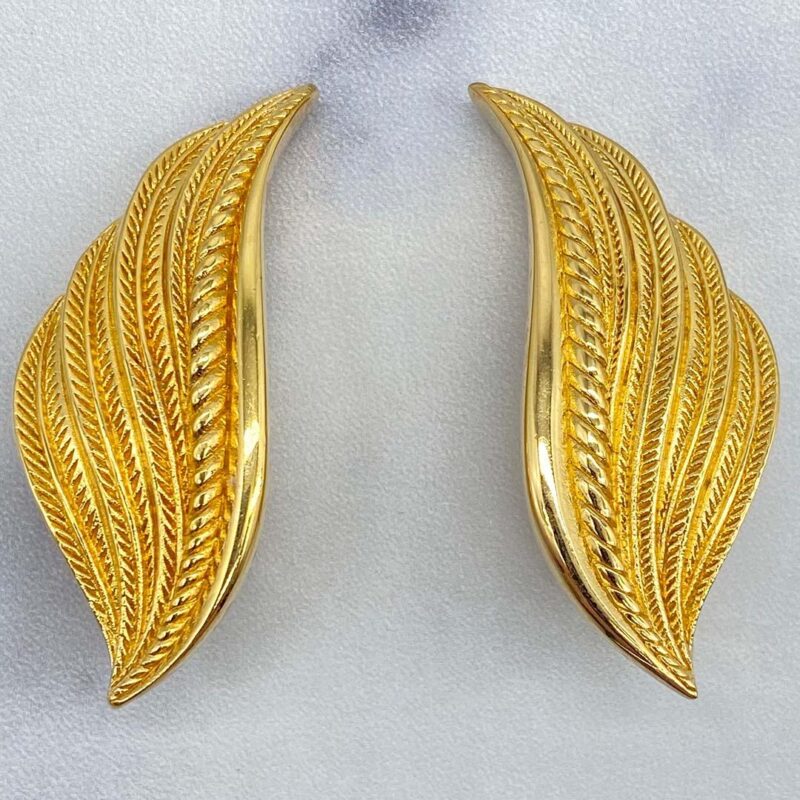 Vibrant Gold-tone Christian Dior Earrings