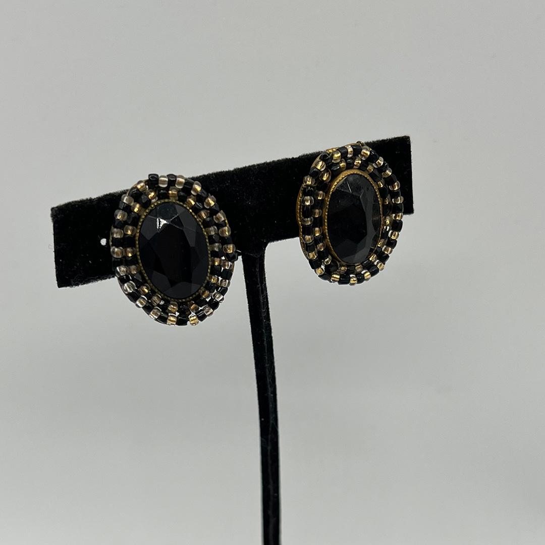 Sandor black clip earrings