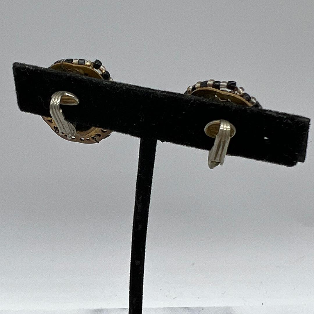 Sandor black clip earrings