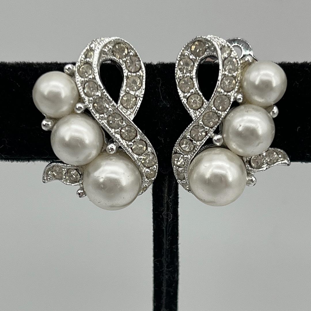 vintage faux pearl rhinestone clip earrings