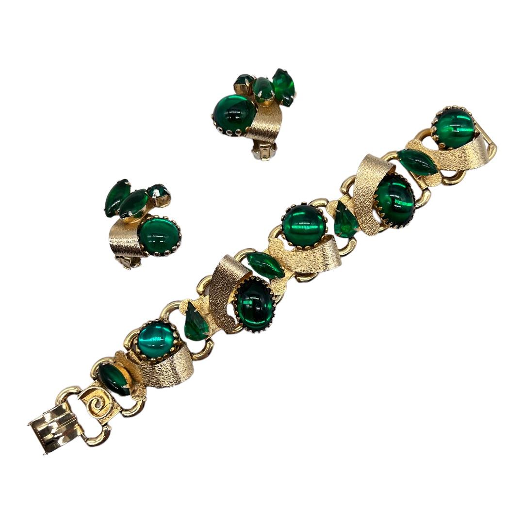 Green cabochon book chain bracelet