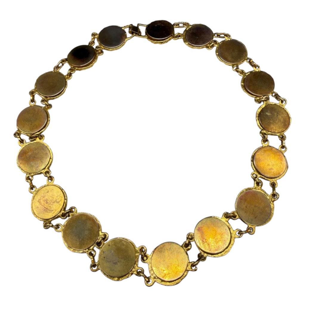 Exquisite vintage 1980s caged faux pearl collar necklace.