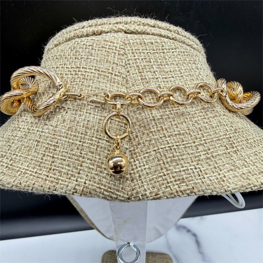 Vintage 1950s Textured Gold-Tone Link Collar Necklace up close.